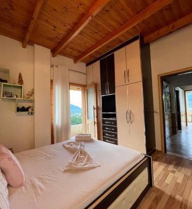 Gjirokaster Cama Y Desayuno | Elsa's Villa