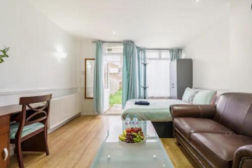 Kennington Casa | Eltar Hostle