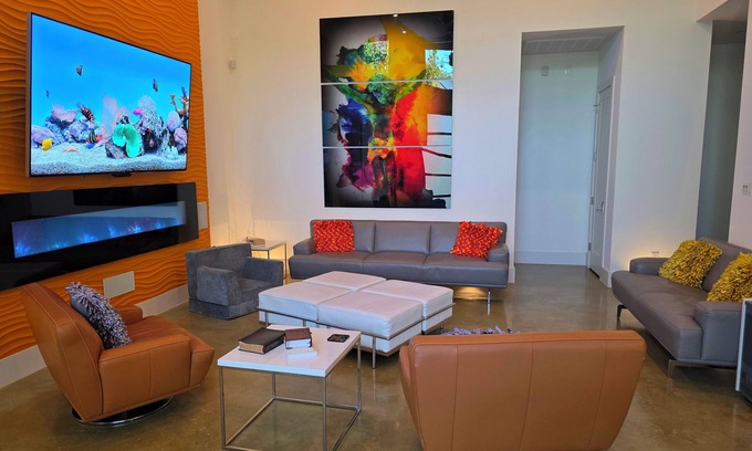 Wetmore Casa | Elysian Haven - Modern Urban Oasis in a Peaceful Neighborhood