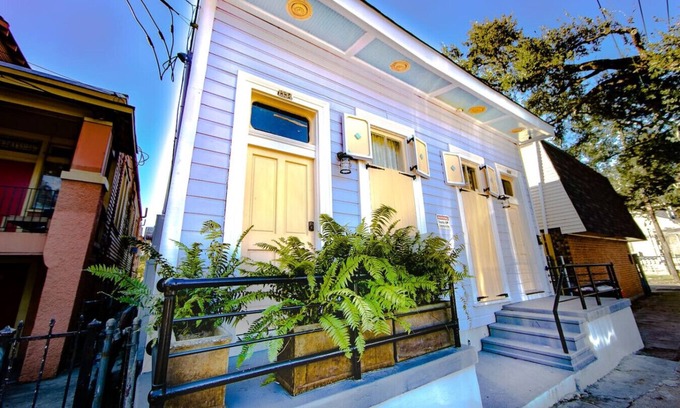 South 7th Ward Cama Y Desayuno | Steps to Streetcar + Frenchmen - Camas de espuma viscoelástica - Ubicado en el centro, baños en suite