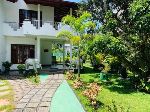 Madiwela Hotel | Elysian home villa