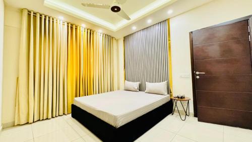 Blue Area Apartamento | Elysium Capital Retreat 2BHK Opposite Centaurus Mall