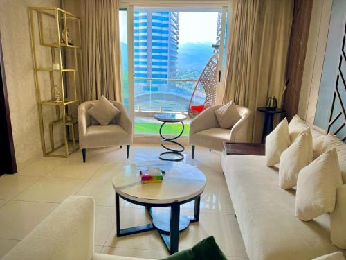 Loralai District Apartamento | Elysium Premium Apartments -Front Facing Centaurus Mall