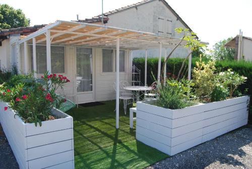 Montjean Apartamento | Ema Cottage