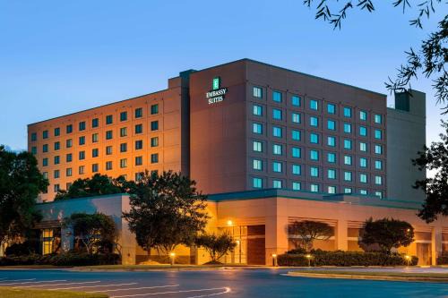 Cary Hotel | Embassy Suites by Hilton Raleigh Durham Research Triangle