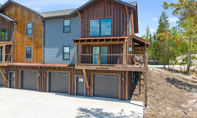 Lead Casa | Embers Gulch 1 brand new duplex, wifi, hot tub, paved roads, shared pool access