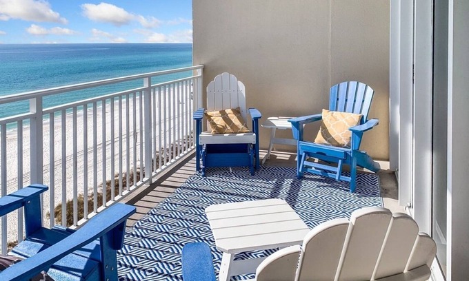 Panama City Beach Condominio | Emerald Beach Resort #731 Gulf Front, Spectacular Views, Family Owned!