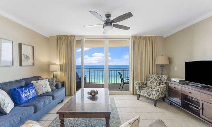 Open Sands Condominio | Emerald Beach 2235 | Perfect Family Getaway w/ Beach Chair Service Included!