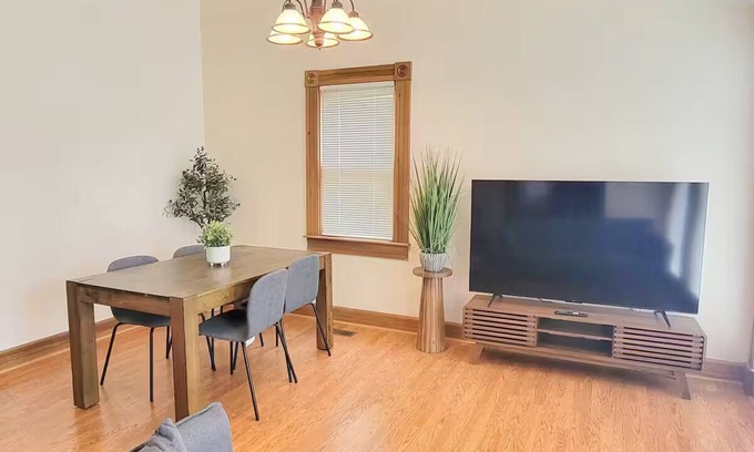 Old Northside Apartamento | Emerald Brick Home Downtown Indy