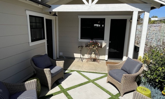 Coronado Cabaña | Emerald City Cottage