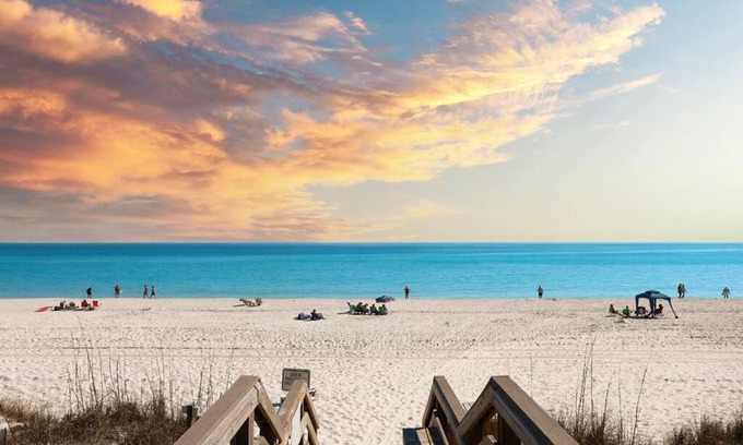 Sugar Beach Casa | Emerald Shores: Steps from the Gulf, Navarre Beach