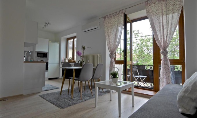 Juh Apartamento | Emily Apartment