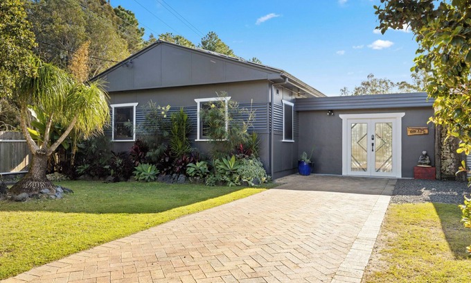 Coffs Harbour Casa | Emily House Pet-friendly Backyard Great Location