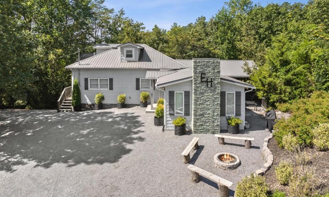 Pigeon Forge Casa | Emory House cabin