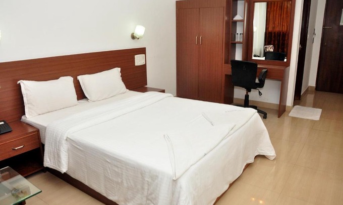 Hampankatta Hotel | Emporium Hotel