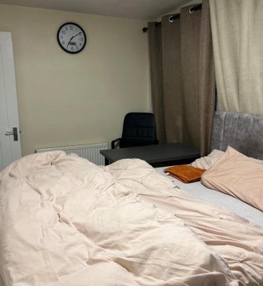 Bletchley Casa | En suite Bedroom in Milton Keynes