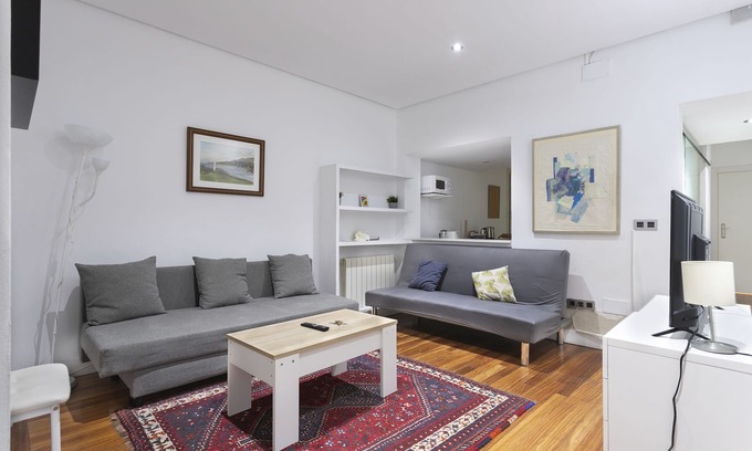 Barrio de La Latina Apartamento | Encantador piso muy céntrico en Madrid