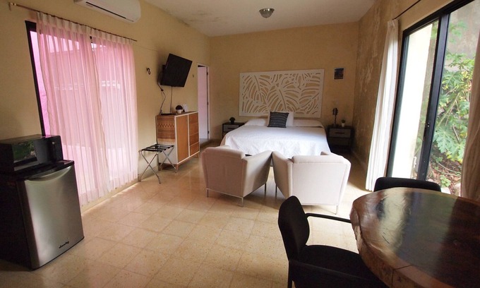 Zona Paseo Montejo Apartamento | Encantadora suite, en la mejor zona de Paseo Montejo. En el barrio Gastronómico.