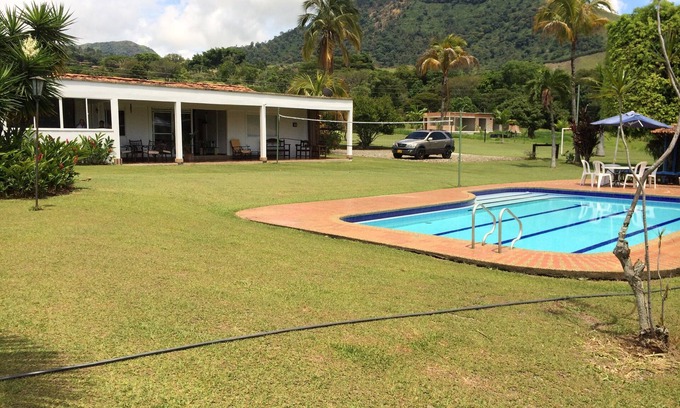 Tarso Cabaña | Encantadora y mágica finca en tarso ( suroeste de Antioquia ) para 16 personas .