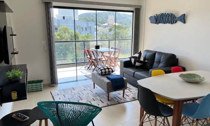 Mariscal Apartamento | Encanto de apartamento, novo! A 290 metros da praia do Canto Grande!