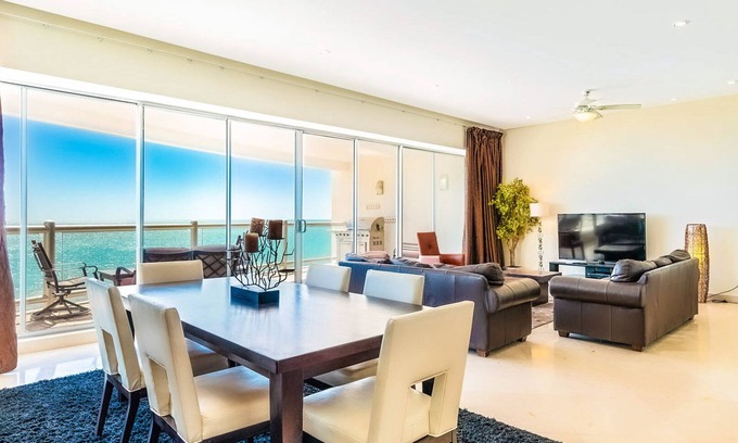 Puerto Penasco Condominio | Elegante unidad de 2 dormitorios en el octavo piso