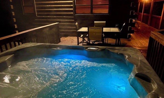 Eureka Springs Cabina | Cabina de lujo con cubierta envolvente y bañera de hidromasaje