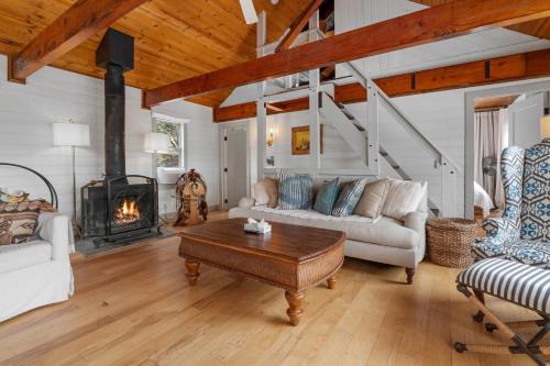 Fawnskin Casa | Enchanted Hideaway - Newly remodeled with Hot Tub and Lake Views!