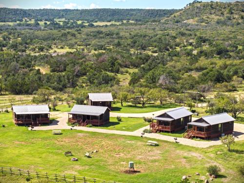 Fredericksburg Otro | Enchanted Rockview Cabins