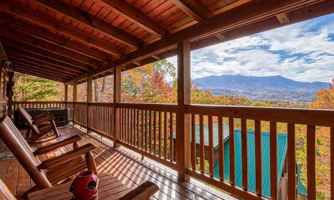 Black Bear Falls Casa | Enchanted View Lodge cabin