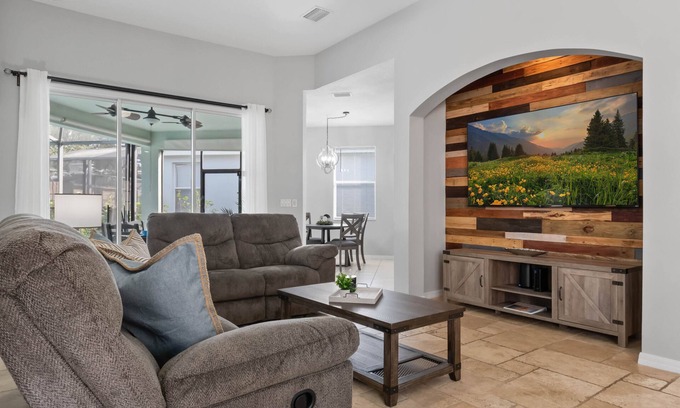 Haines City Casa | Enchanted villa near Disney, Universal, Legoland, and prestigious golf courses