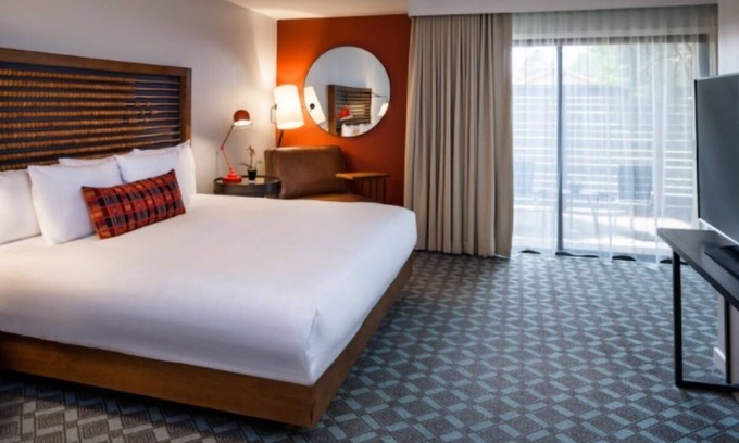 Santa Cruz Hotel | Enchanting Forest Room with Pool, Hot Tub, and Scenic Trail Access