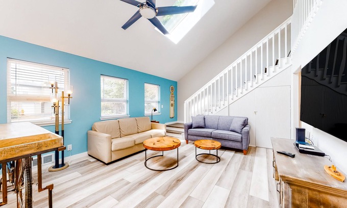 Gleneden Beach Casa | Enchanting home near the coast with hot tub, full kitchen & washer/dryer