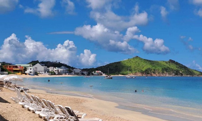 Grand Case Casa | Enchanting house with AC in Grand-Case. One minute walk to the beach. Free prkng