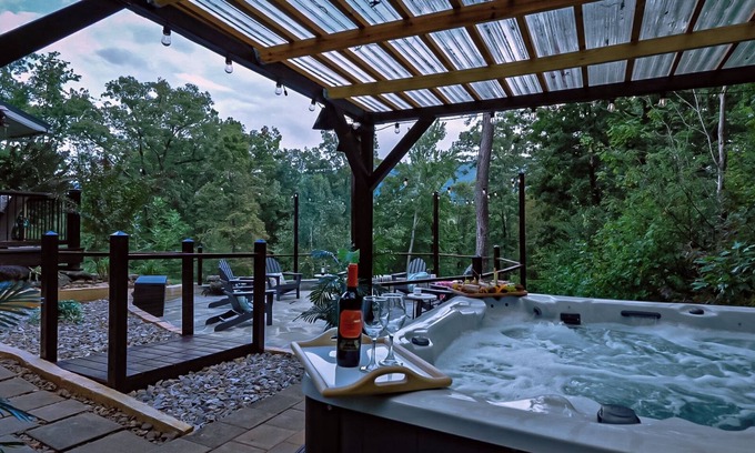 Cosby Cabina | Smoky Mountain Wellness Retreat Zen Oasis SpaHotTub-pool table - DOGS-VIEWS