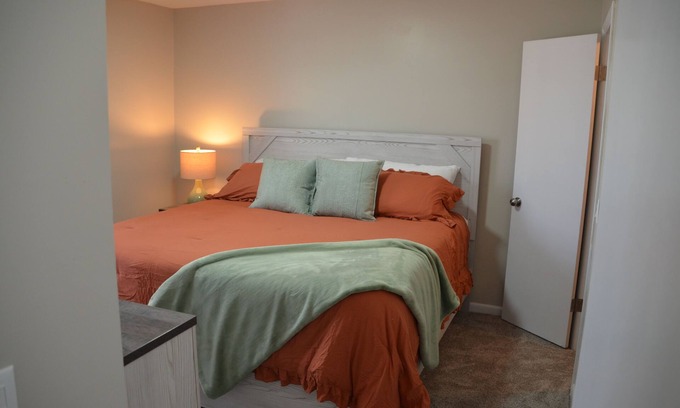 Enterprise Apartamento | Enchanting Oasis - Centrally located! Quiet, great TDY spot, family friendly.