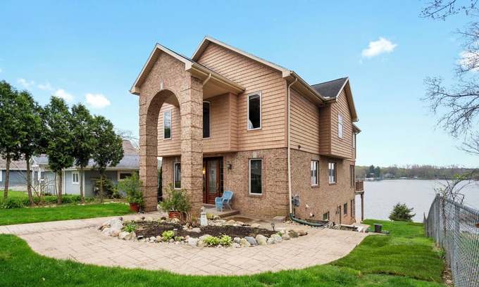 Drayton Plains Casa | End of the Summer special with Water sports included