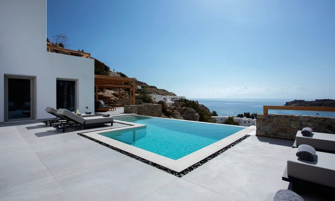 Plintri Villa | Endearing Mykonos Villa | Villa Irida | 6 Bedrooms | Panoramic Sea Views |.
