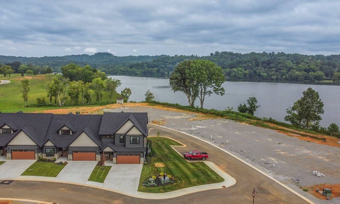 Loudon Casa | Endless amenities at Tennessee National!