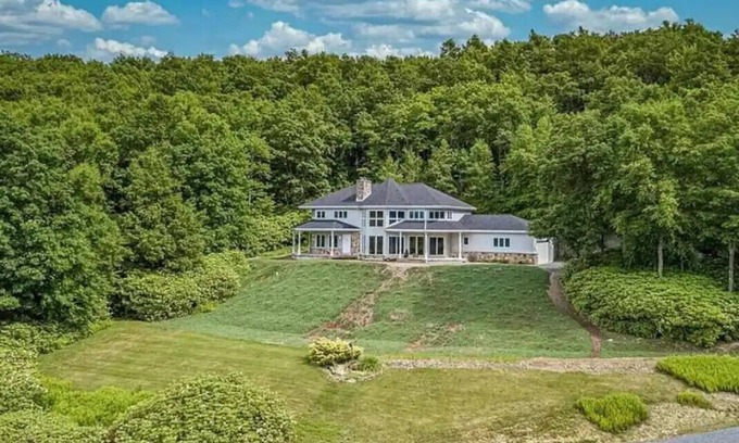Lehighton Casa | Endless Lake Views, Amazing Sunsets overlooking a state park!
