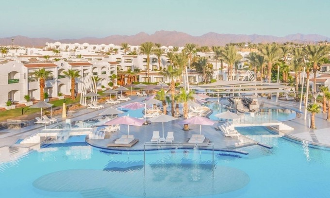 Sharm El Sheikh Complejo | Endless Resort Fun | Spa Days, Water Slides & Beach Strolls
