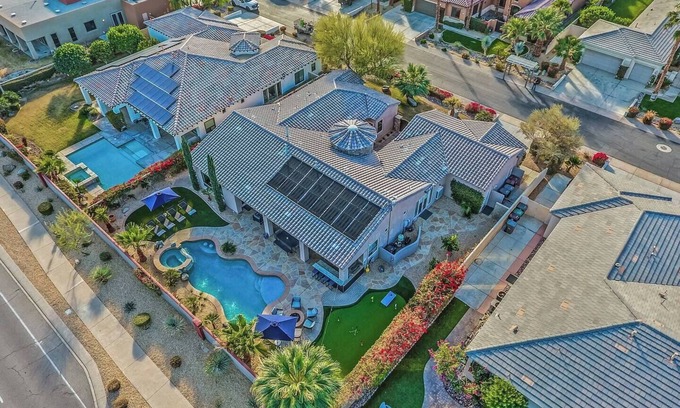 Indio Casa | EndUp - Montage deluxe game room. Walk to Coachella. free pool heat.