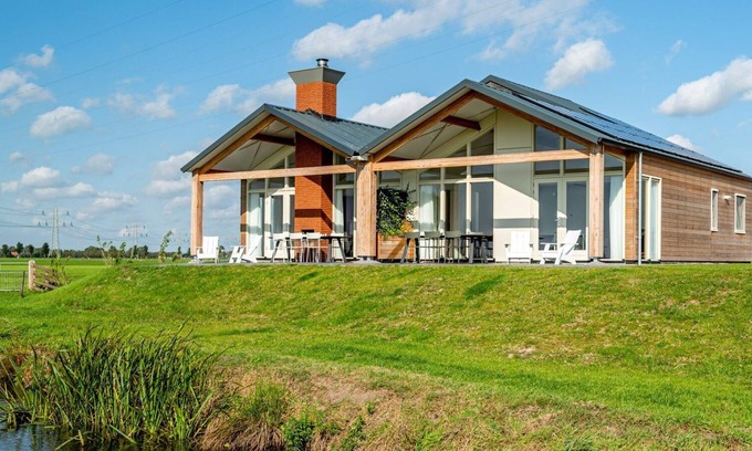 Akkrum Casa | Energy–neutral family bungalow of 180 m² suitable for 14 people