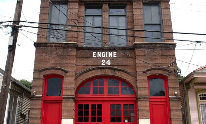 Faubourg Marigny Cama Y Desayuno | Engine 24 Firehouse Penthouse Suite