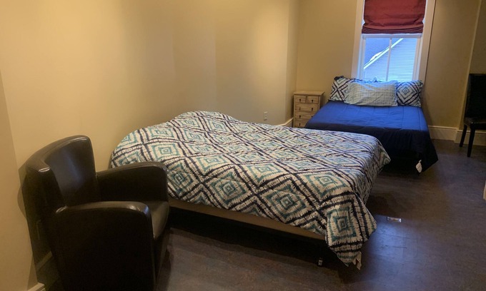 East Dubuque Apartamento | Suite de ingenieros con chimenea