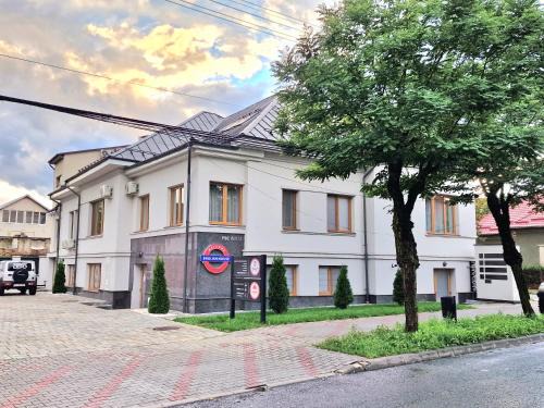 Bistrita Casa | English House