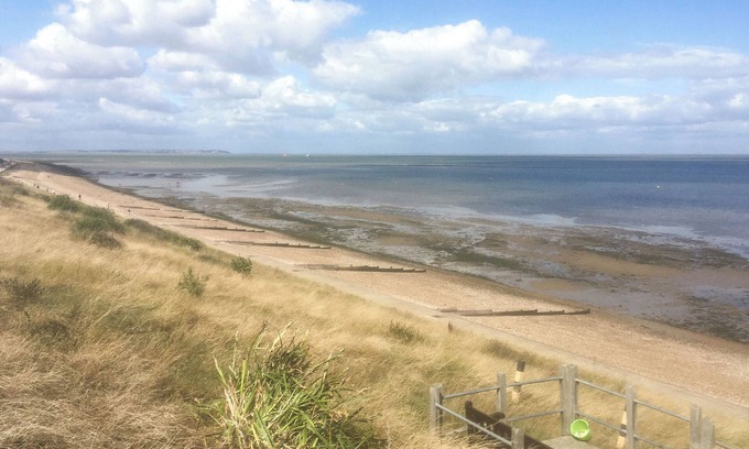 Swalecliffe Cabaña | Enjoy a break in the coastal town of Whitstable with its working harbour and pebble beach.