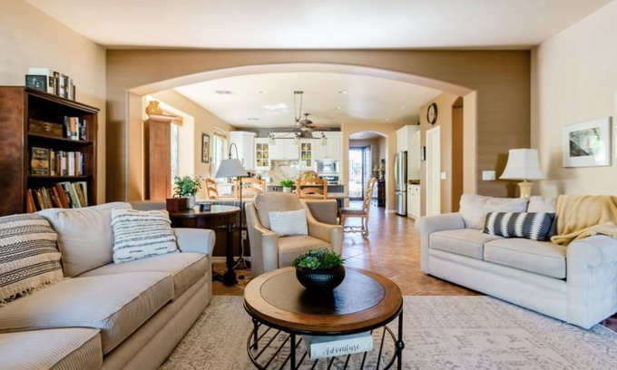 Tramonto Casa | Enjoy a family home away from home. Fire Pit,BBQ, views, trails, community pool!