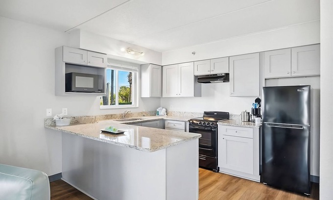 Fort Bay Casa | Enjoy a Hassle-Free and Comfortable Stay! 2 Spacious Units, Free Parking, Pool