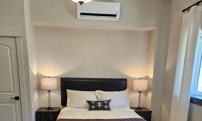 Gardiner Casa | Enjoy a Hassle-Free Stay! Heated Pool, Free Parking, Close to Gardiner Downtown