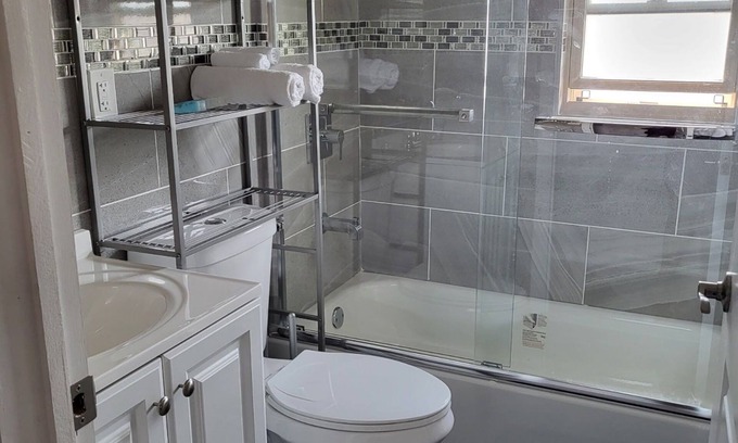 South Jamaica Apartamento | Enjoy a home away from home. In Jamaica Queens.A/C and Heat